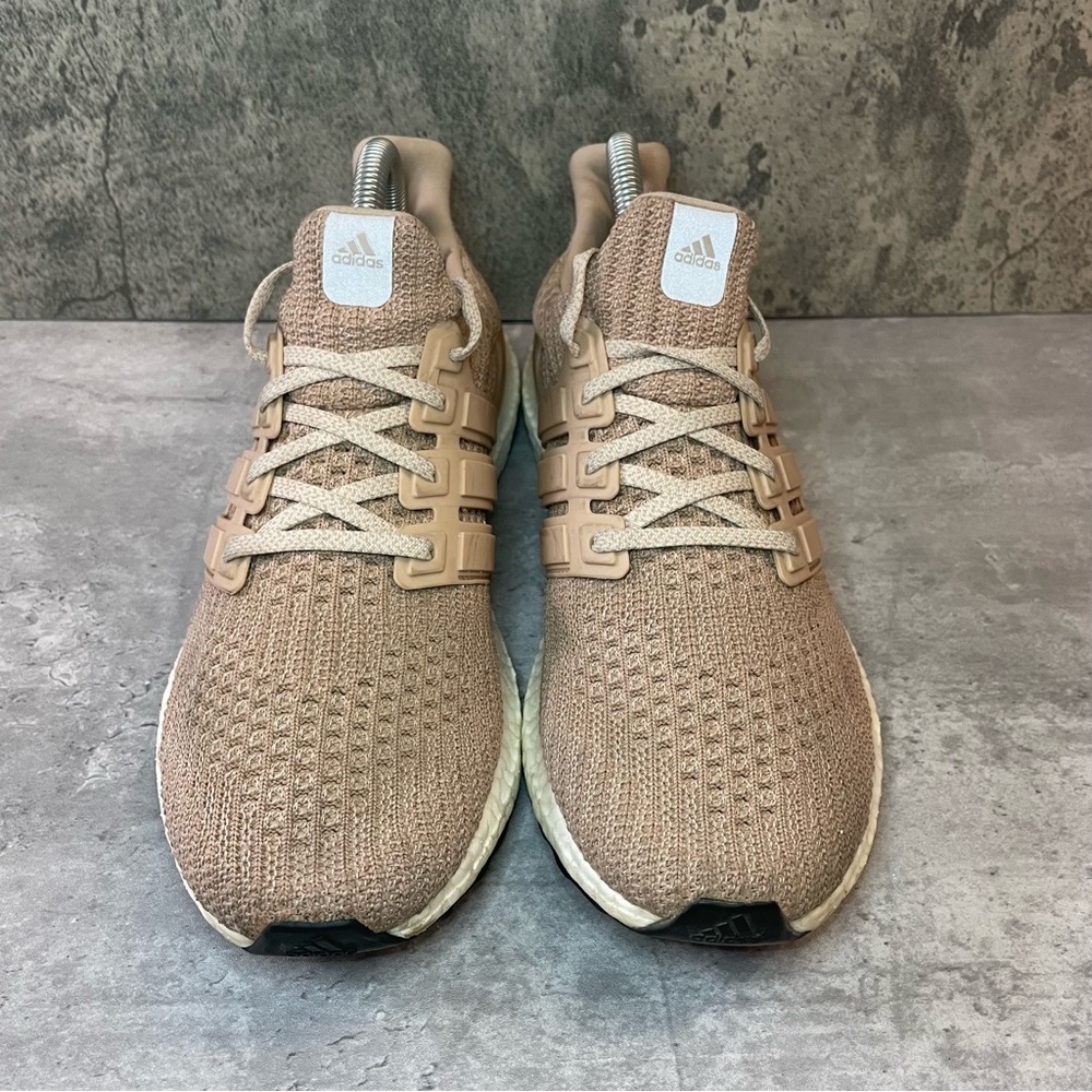 Adidas Ultraboost 4.0 'Ash Pearl' Running Shoes Womens sz 9 - Picture 2 of 8